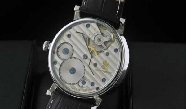 デザイン性に優れたPIAGET ピアジェスーパーコピー　耐衝撃性の高い男性用腕時計.