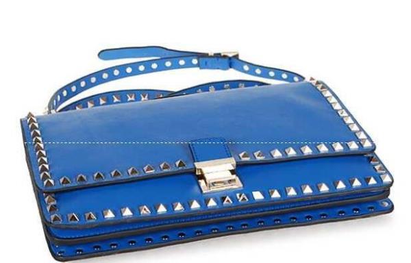 芸能人愛用　VALENTINO ヴァレンティノ バッグ コピー　通勤・通学に頼れるバッグ