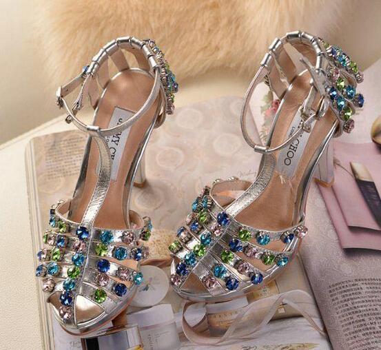 人気の高いJIMMY CHOO ジミーチュウ スーパーコピー プレゼントにパンプス.
