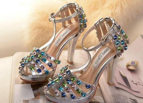 人気の高いJIMMY CHOO ジミーチュウ スーパーコピー プレゼントにパンプス.