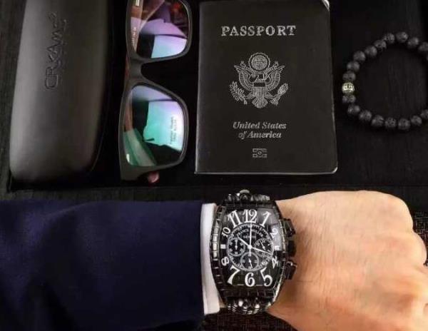 長く愛されているフランクミュラー FRANCK MULLER6針クロノグラフ日付表示フランクミュラー 時計 コピー