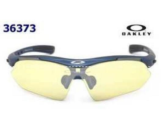 目を引くOAKLEYオークリー スーパーコピー　おしゃれなサングラス