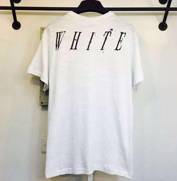 夏にはピッタリのOFF-WHITE　オフホワイト スーパーコピー　人気の高いｔシャツ半袖 