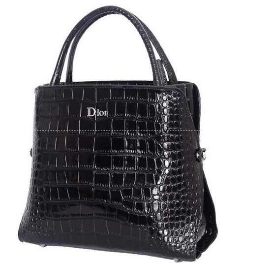 おしゃれなDIOR　ディオールバッグ新作　品格のあるデザインバッグ
