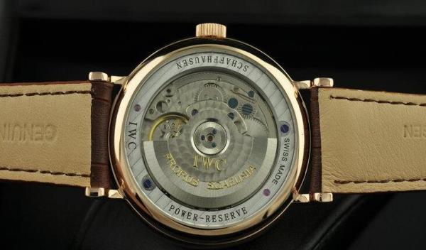 高級感漂うインターナショナルウォッチ カン IWC　 お洒落なポートフィノ アリゲーターレザー メンズ 腕時計　IW356502