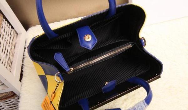 格調高いFENDI 　フェンディ スーパー コピー　 希少なハンドバッグ