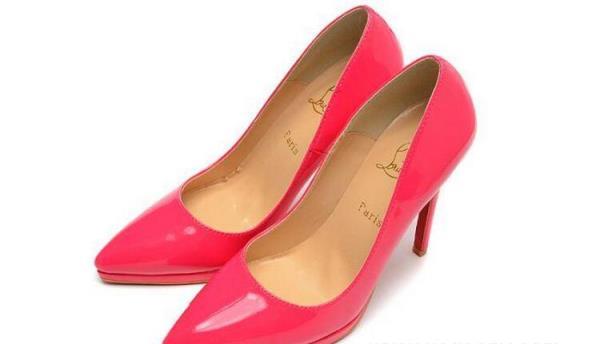 最旬ファッションアイテム CHRISTIAN LOUBOUTINクリスチャンルブタン 　低頃な価格レディースパンプス人気 通販