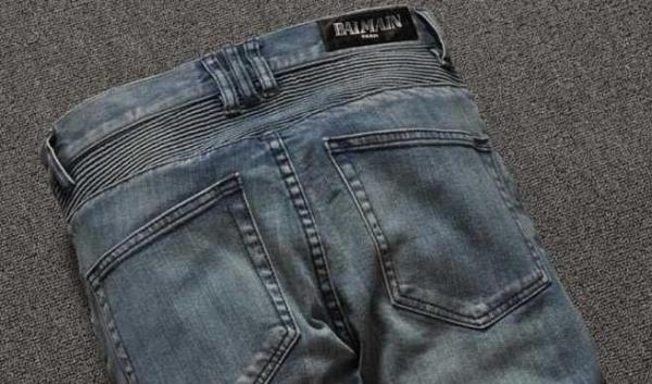 長年人気 BALMAIN 　バルマン 新作　上品に着られるデニム