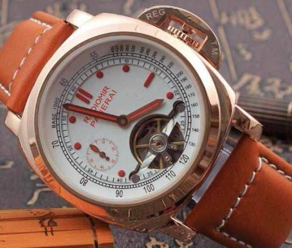数量限定　オフィチーネ パネライ OFFICINE PANERAI　  珍しい地金質感の3針クロノグラフ 機械式（自動巻き）腕時計メンズ 人気