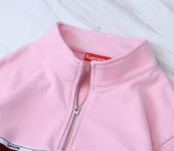 街着としてシュプリームパーカー通販　SUPREME 伸縮性の高いモデル