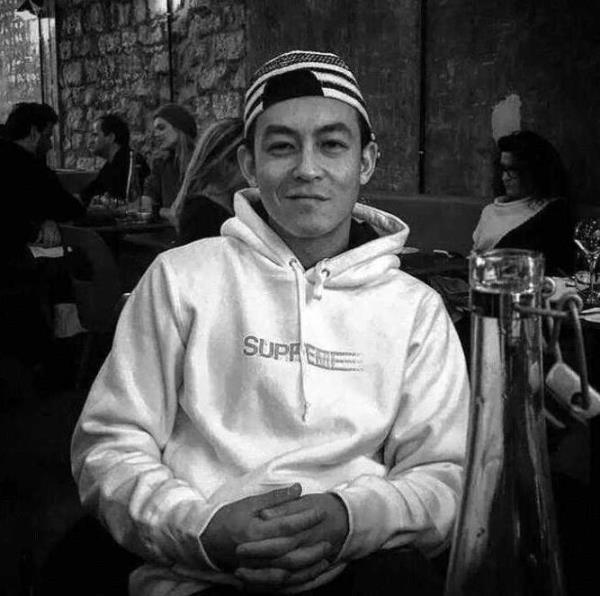 上品なコーデなシュプリーム 半袖 コピー SUPREME  お洒落なTシャツ