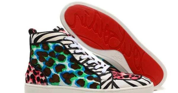 軽快な履き心地CHRISTIAN LOUBOUTIN  勝手に使えるルブタン スニーカー コピー