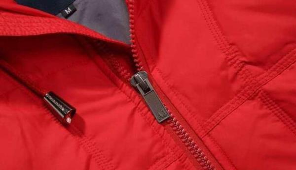  申し分ないARMANI アルマーニジャケット メンズ　大人キレイなダウンジャケット