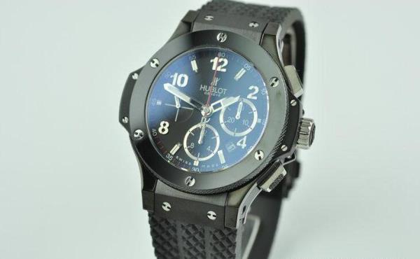 品質の高さ HUBLOT ウブロ 6針 セラミック ラバービッグバン 301.SX.130.RX 　自動巻きメンズ腕時計