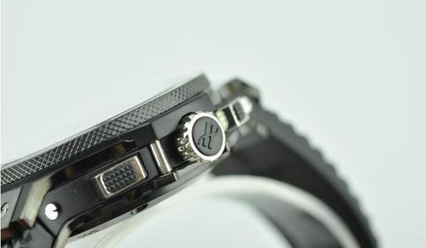 品質の高さ HUBLOT ウブロ 6針 セラミック ラバービッグバン 301.SX.130.RX 　自動巻きメンズ腕時計