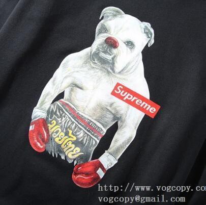 カジュアルなシュプリームパーカーコピーSUPREME スウェットトレーナープリントプルオーバーブラック