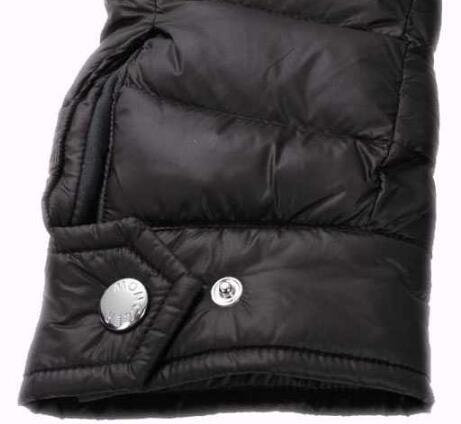 カジュアル上質MONCLER AMIOTショートダウン モンクレールメンズダウンジャケットアミオブラック 