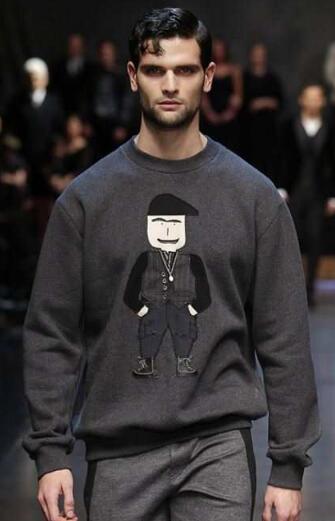 ふんわり柔らかくドルガバ コピー 服 Dolce&Gabbana 裏起毛 長袖トレーナーパーカークルーネックスウェット