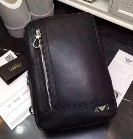 アルマーニバッグメンズ ワンショルダー ボディバッグ ARMANI 斜め掛け 防水レザーハイキング キャンプ 旅行