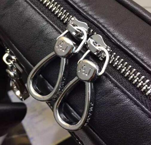 アルマーニバッグメンズ ワンショルダー ボディバッグ ARMANI 斜め掛け 防水レザーハイキング キャンプ 旅行