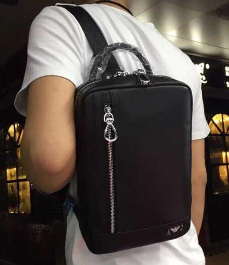 アルマーニバッグメンズ ワンショルダー ボディバッグ ARMANI 斜め掛け 防水レザーハイキング キャンプ 旅行