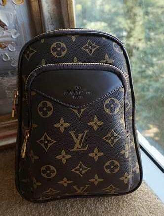 上品 ルイヴィトンバッグメンズLOUIS VUITTON モノグラム ボディバッグ ウェストポーチプレゼント