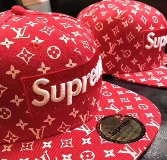 肌触りの気持ちいのSUPREMEシュプリームキャップコピーボックスロゴ付き赤色のベースボールキャップ～
