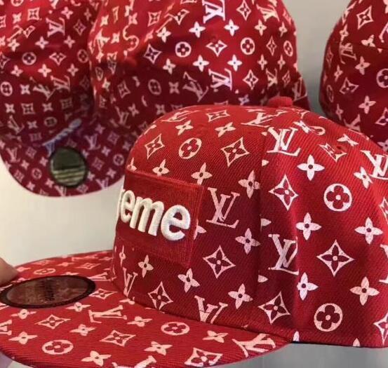 肌触りの気持ちいのSUPREMEシュプリームキャップコピーボックスロゴ付き赤色のベースボールキャップ～
