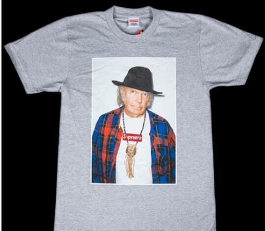 大人っぽい個性派のSupreme シュプリーム 軽やかで希少価値が高い Tシャツ .