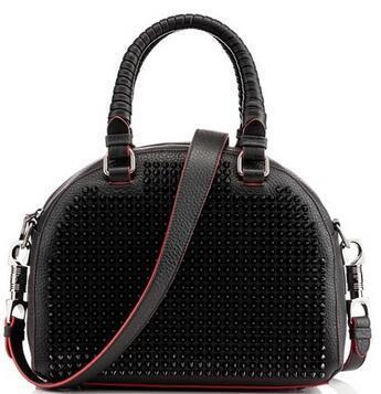 注目のアイテム　クリスチャン ルブタンコピー Christian Louboutin　魅力あふれるバッグ