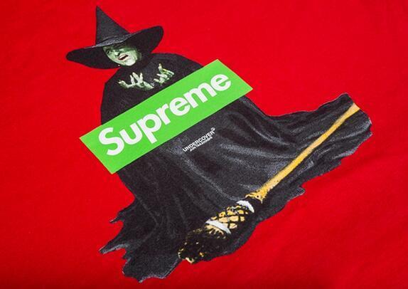 程よいサイズ感があるSupreme アンダーカバーウィッチ Tシャツ  .