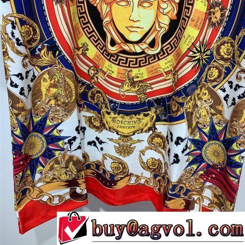 2022春夏 着回し度抜群 半袖Tシャツ 海外セレブ定番愛用 ヴェルサーチブランド コピー 通気性に優れた 柔らかい手触り