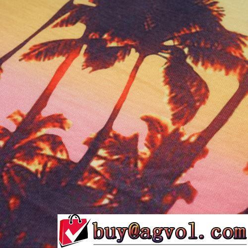 LOUIS VUITTONコピー ブランド 2022春夏 半袖Tシャツ 上品な輝きを放つ形 オリジナル 縦には伸びにくい