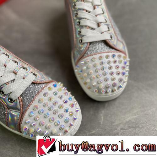 フラットシューズ これからの季節の足元のアクセント 2022新作 CHRISTIAN LOUBOUTINコピー 軽量 スタイリッシュな印象