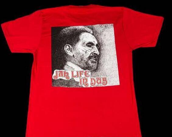 即時販売 シュプリーム コピー 通販　デザイン性抜群のTシャツ	レッド.
