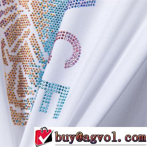 気軽にカジュアルに使える ヴェルサーチブランド コピー 2色可選 半袖Tシャツ 早くも完売している 2022春夏