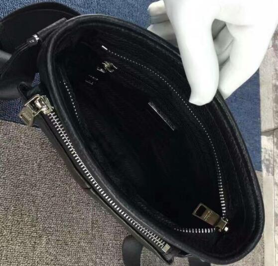 高品質プラダバッグメンズPRADAショルダーバッグ メッセンジャーバッグ 通勤 通学 カジュアル斜め掛けバッグ