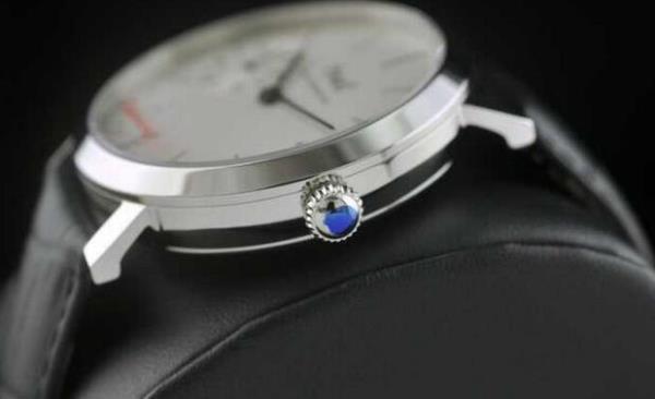 デザイン性に優れたPIAGET ピアジェスーパーコピー　耐衝撃性の高い男性用腕時計.