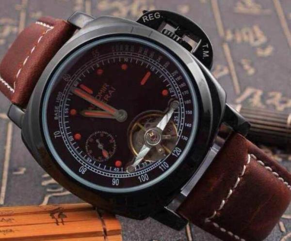 数量限定　オフィチーネ パネライ OFFICINE PANERAI　  珍しい地金質感の3針クロノグラフ 機械式（自動巻き）腕時計メンズ 人気