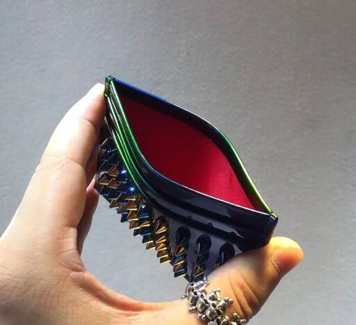 手軽に持ち運べるアイテム  Christian Louboutin クリスチャン ルブタン財布 Kios グラデーションスパイク.