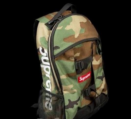 大容量　【SUPREME】14SS Logo Backpack 収納ポケットも充実した　ロゴバックパック　リュック.