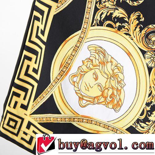 2022春夏 大花プリント VERSACEコピー ブランド 着回し度抜群 綺麗に決まるフォルム！ショートパンツ 収縮性のある