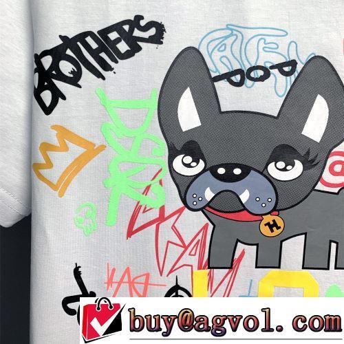 半袖Tシャツ 細身のシルエット 流行に関係なく長年愛用できる 2色可選 DSQUARED2スーパーコピー 落ち着いた感覚 2022春夏