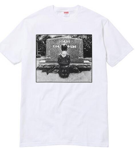 人気販売する supreme 激安  軽快な着用感があるＴシャツ  .