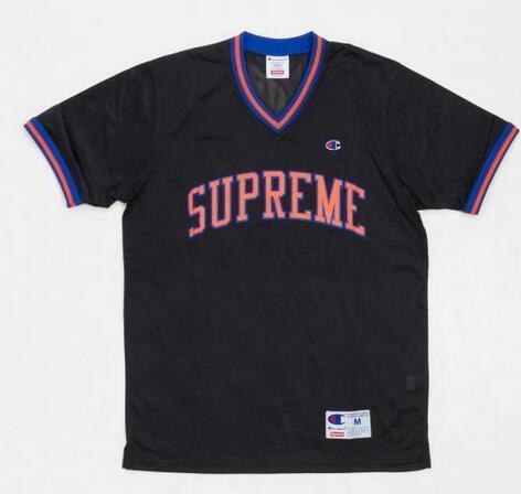 きちんと感があるSupreme&times;Champion シュプリーム　機能性に溢れるＴシャツ.