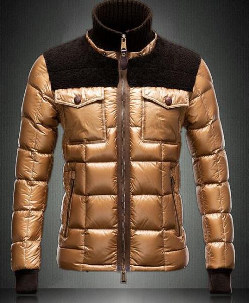 大活躍　MONCLER モンクレールスーパーコピー　保温性あるメンズダウンジャケット.