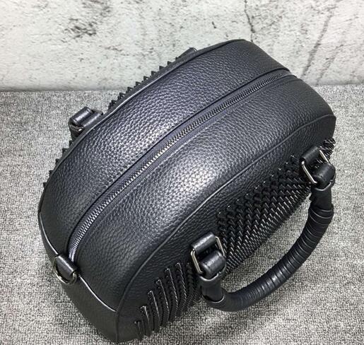 超人気 Christian Louboutin クリスチャン ルブタンスーパーコピー PANETTONE 素敵なブラックス
