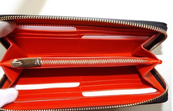 シンプルなデザイン ルブタン    個性的なスパイク長財布 
