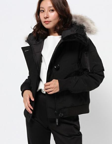 キレイ目な印象にCANADA GOOSE/カナダグース  丈夫な生地を使用するレディースダウンジャケット.