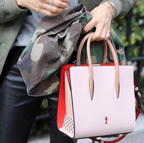 新作 クリスチャン ルブタンスーパーコピー Christian Louboutin Paloma Small Tote 高機能　バッグピンク.
